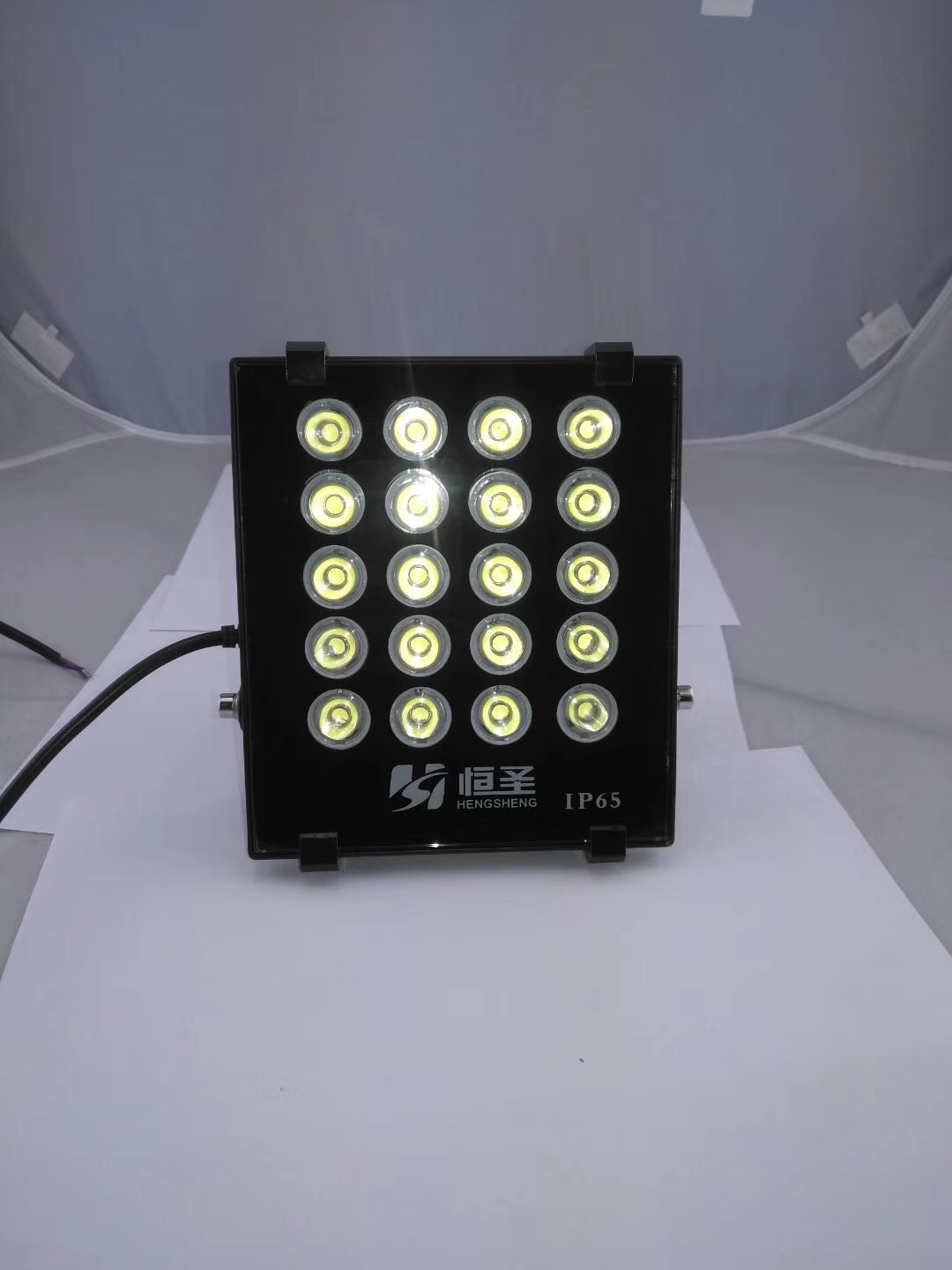 Floodlight fill light